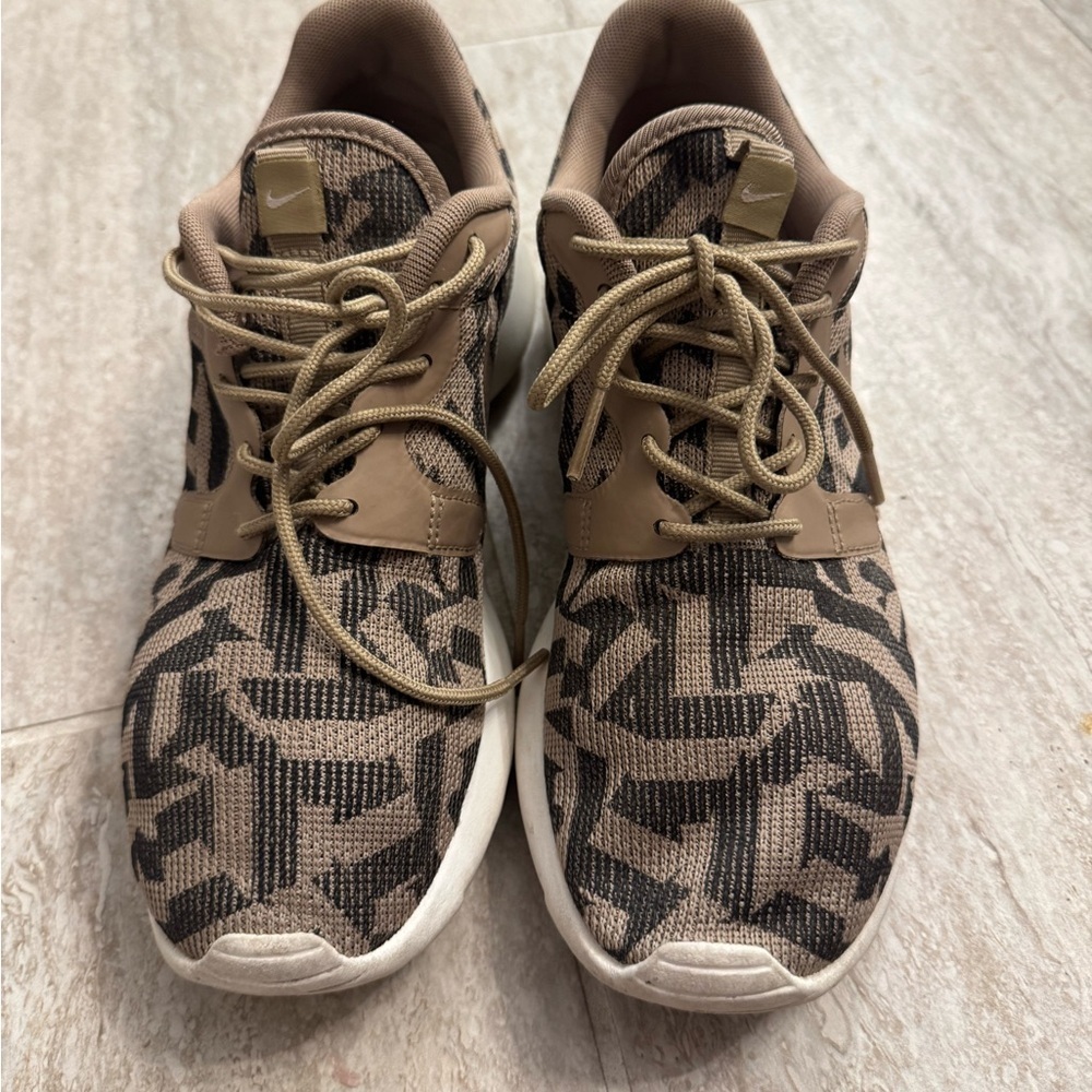Nike Roshe Jacquard Sneakers